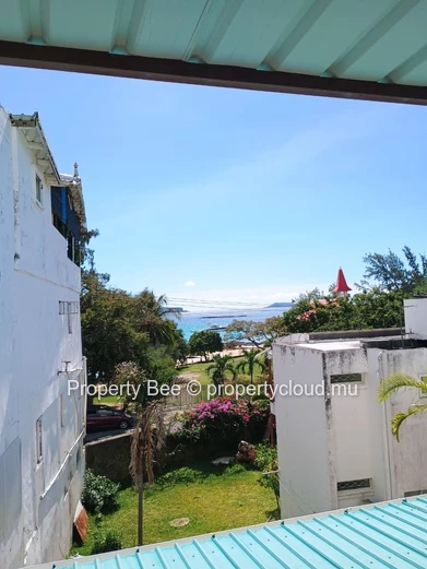 4 Beachfront Tourist Apartments on State-Land on Sale Altogether