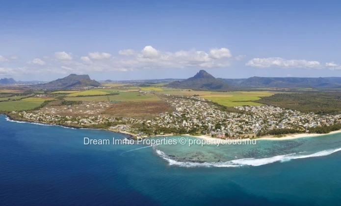 Penthouse meublé de 2 chambres avec rooftop privé & vue mer à Flic en Flac – Ile Maurice