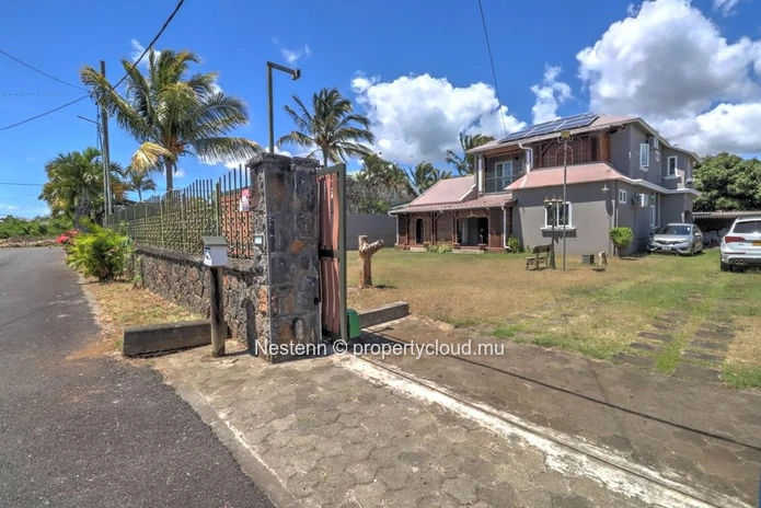 Belle villa de 4 chambres à seulement 5 minutes en voiture de toutes les commodités et de la plage