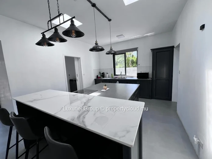 3-Bedroom Villa With Pool For Rent In Calodyne