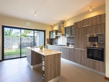 Private 4 Bed Villa just minutes from Bain Boeuf Beach