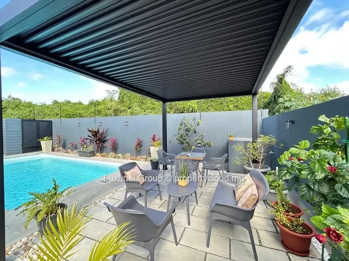 New Villa with Pool in Calodyne