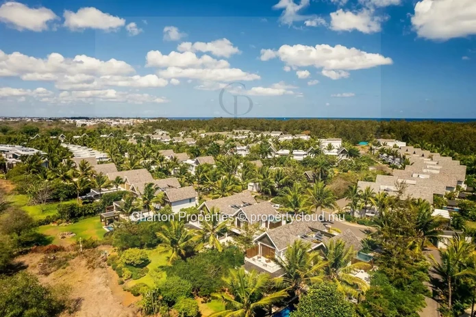 Appartement de 2 chambres en suite avec terrasse et vue dégagée sur le golf