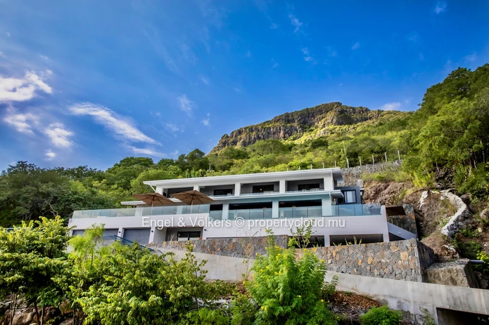 Ultra-Luxury Villa with Panoramic Lagoon Views in Black River, Mauritius