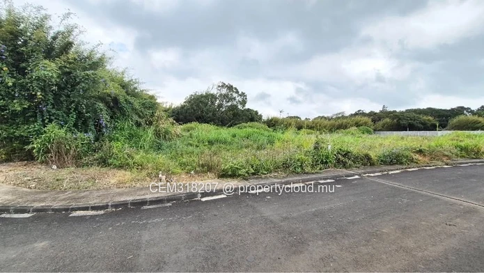 Terrain Résidentiel 9.14 Perches à Vendre – Curepipe