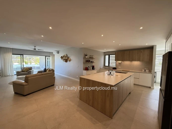 Spacieux appartement 3 chambres en suite avec grande terrasse, Rivière Noire, Maurice
