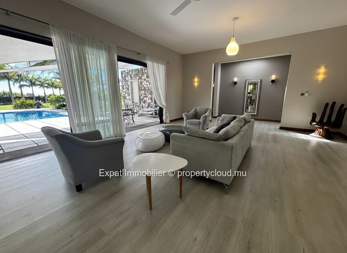 Spectacular 400 M² Villa Set In 6,000 M² Of Landscaped Gardens – Daruty Forest