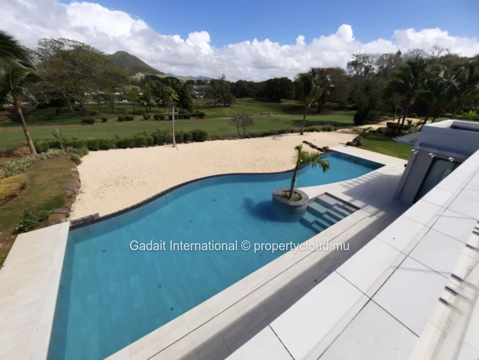 Villa de Luxe à Anahita : Location avec Vue Imprenable sur le Golf