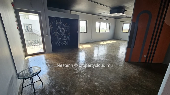 Prime office space with unmatched visibility – Ideal for your business growth!