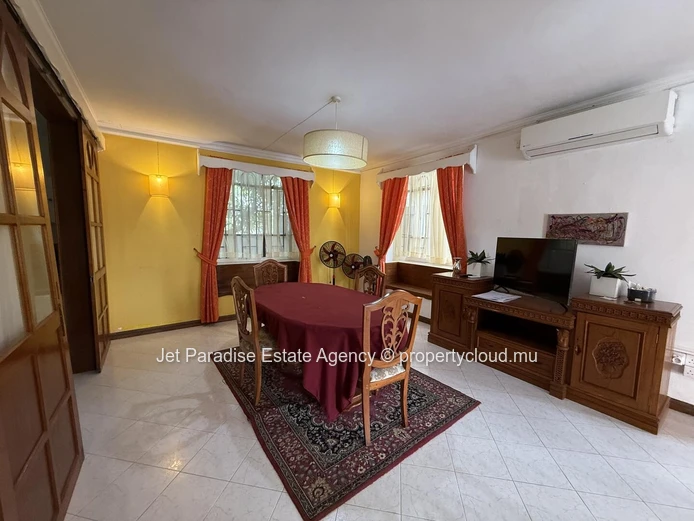 Luxurious 5-bedroom house with private pool in Flic en Flac area, sea access, fully furnished, secure. Price Rs.