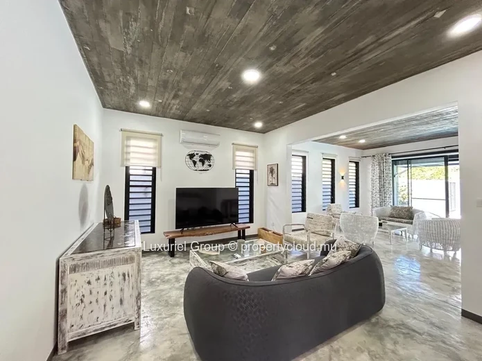 New Villa with Pool in Calodyne