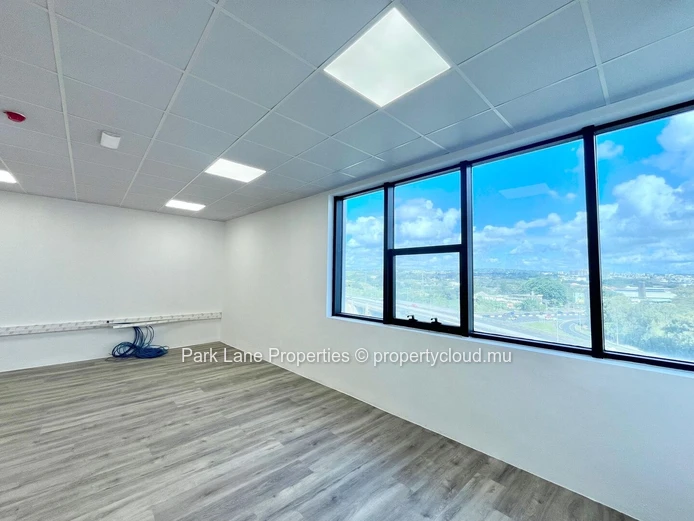 113 m² Partly Fitted Office Space for Rent in Ebene
