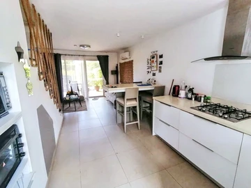 2 Bedroom Townhouse, Duplex