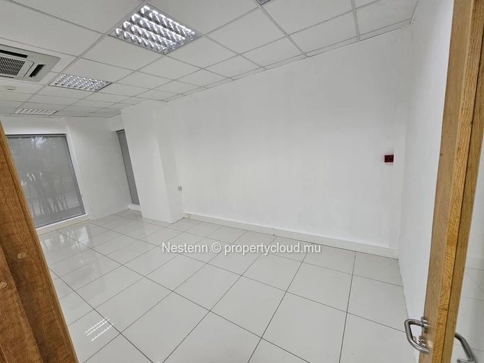 Bureau de 270 m² 
