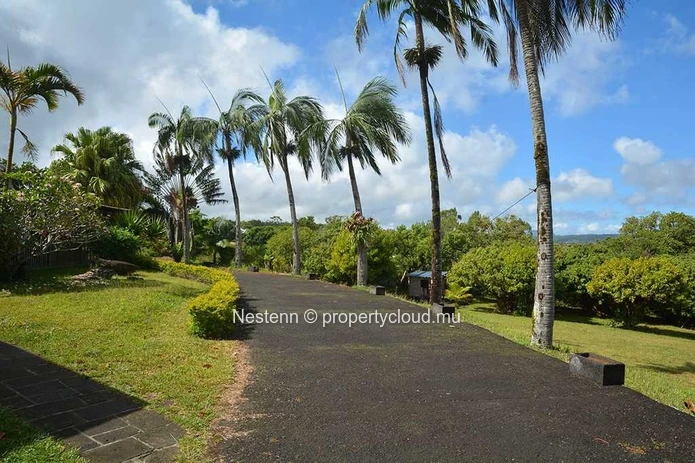 4-bed house in a sought after residential area