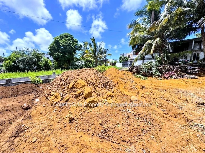 Terrain résidentiel de 8.8 perches à vendre à P. Raffray
