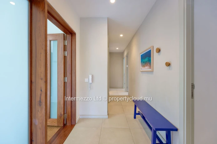 Appartement R+2 Pointe aux Canonniers — 131m², 3 chambres, piscine, meublé & équipé | Prix : 580 000 €