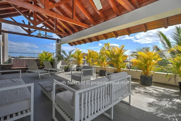 Art de Vivre d'Exception à Mont Choisy – Superbe Penthouse Meublé de 3 Chambres