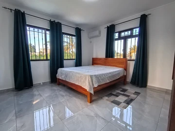 5 Bedroom Villa