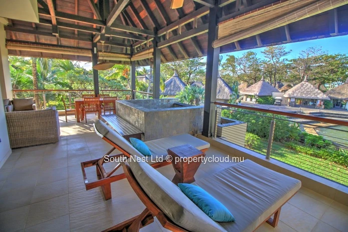 Luxury 3-Bedroom Sea View Apartment in Prestigious Golf Estate