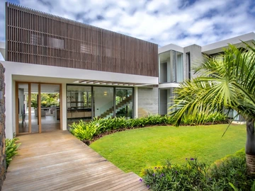 5 Bedroom Villa