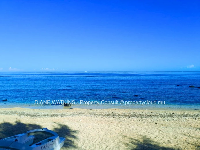 Beachfront 4-Bedroom House for Rent in Tamarin
