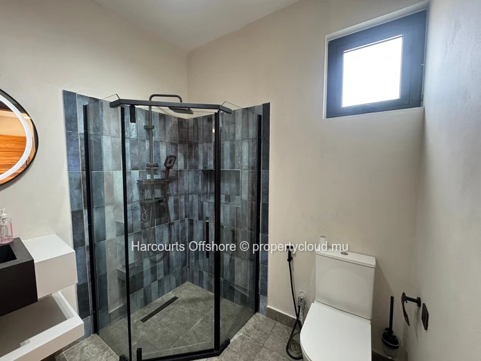 Spacieuse Villa de 3 Chambres avec Piscine Privée & Parking