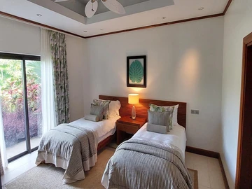 4 Bedroom Villa