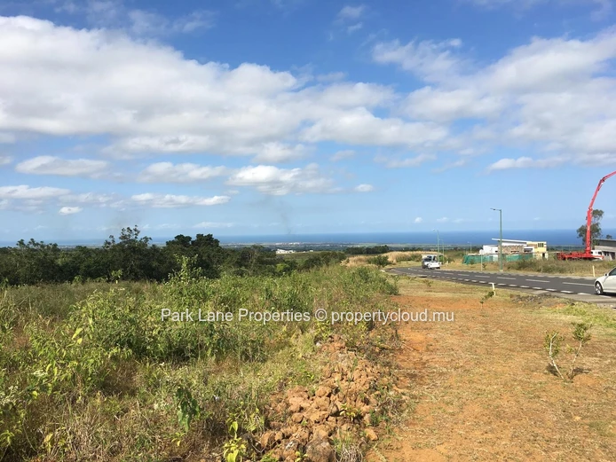 2057 m² in Avalon – Tranquil plot nestled in greenery near golf
