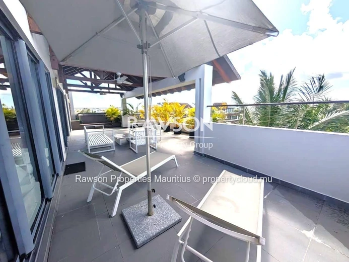 Magnifique Penthouse 3 Chambres En-Suit | Piscine De Style Lagon | Mont Choisy | € 720,000