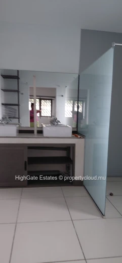 Villa 4 Chambres A Petite Riviere Noire 