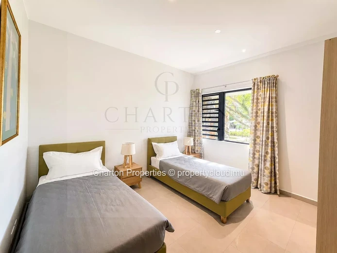 New 3-bedroom apartment with en-suite bathrooms and mountain views