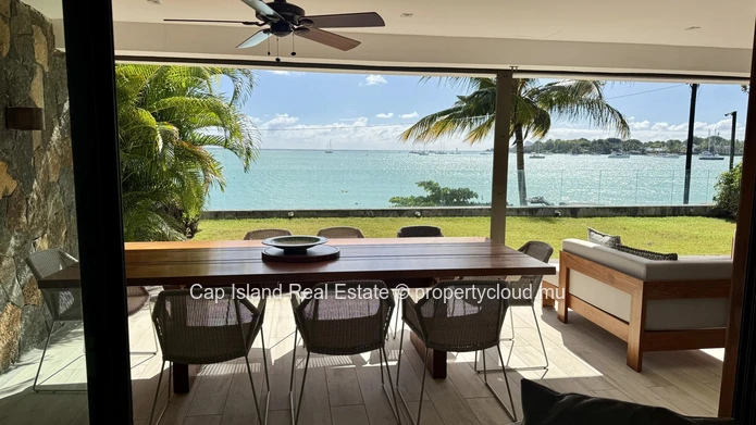 LOCATION – Appartement d'Exception Pieds dans l'Eau à Grand Baie