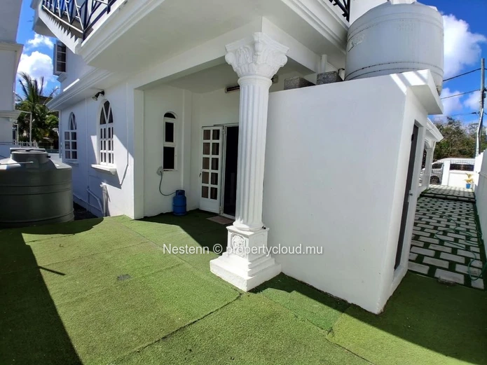 Péreybère – Ground Floor Apartment With Pool In A Sought-After Neighborhood