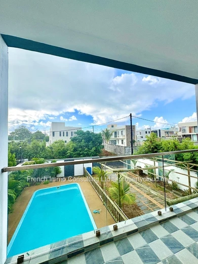 Villa 4 chambres, jardin et piscine a grand baie