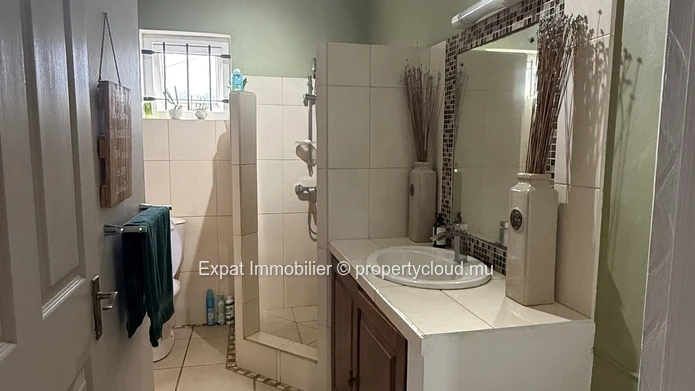 3-Bedroom Villa With Swimming Pool And Independent Guest Suite – Calodyne