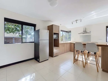 7 Bedroom House