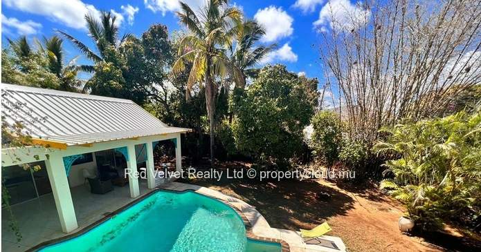 Villa de luxe de 4 chambres à vendre à Pereybere