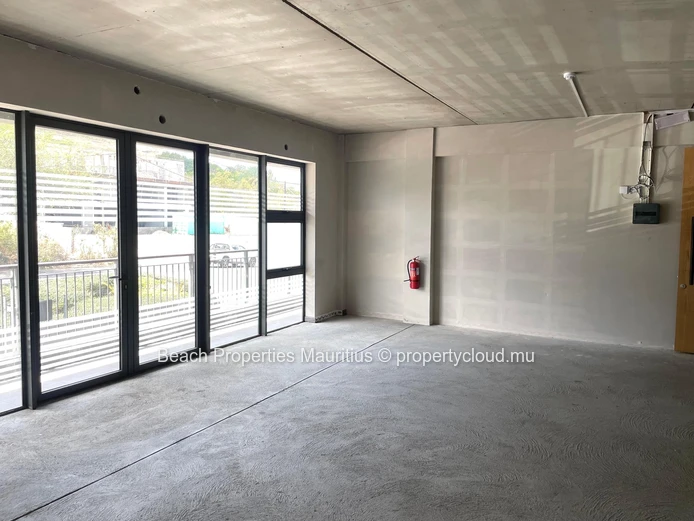 54 m² Core & Shell Office for Rent | Balcony, Mountain View, Tamarin