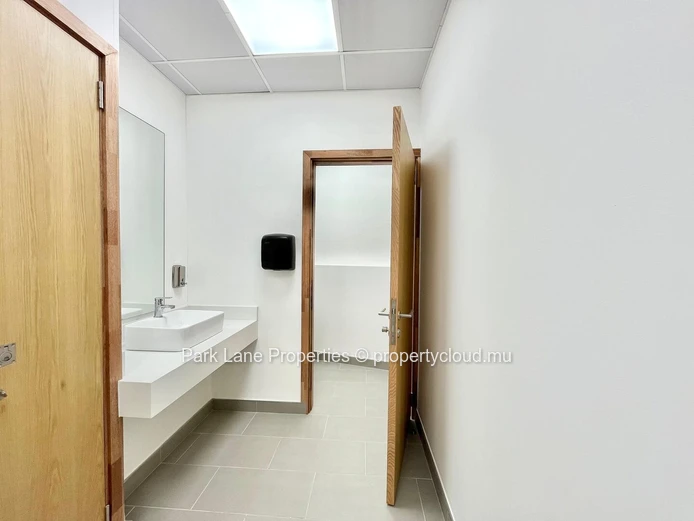 Office Opportunity for Rent in Ebene Business District