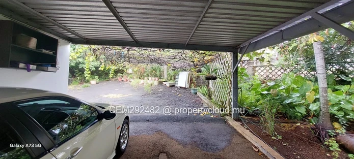Spacieuse maison meublée de 4 chambres à vendre à Beau Bassin