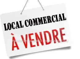 A VENDRE - Ce local commercial meublé et équipé incluant le fonds de commerce d'un Café Restaurant situé à Quatre Bornes