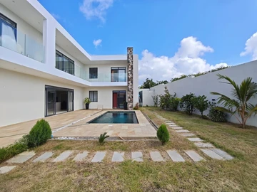 5 Bedroom Villa