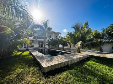 5 Bedroom Villa