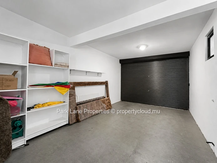 Charming Single-Storey 4-Bedroom Villa with Pool and Garden