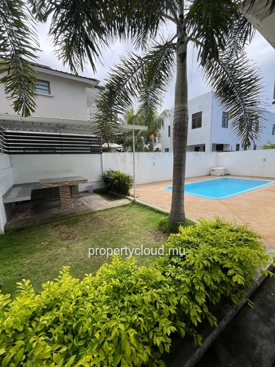 Emplacement de 1er choix a MONT CHOISY - appartement 2 chambres