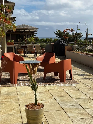 Superbe penthouse à louer à deux pas de la plage de La Preneuse, Rivière Noire, Île Maurice