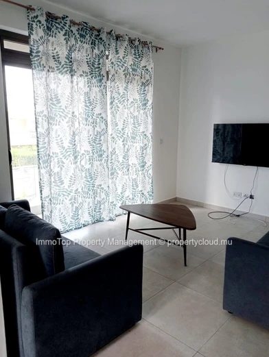 FOR RENT, apartment of 100sqm in the city center of Quatre Bornes at Corner Bernandin de St Pierre and Willoughby str...
