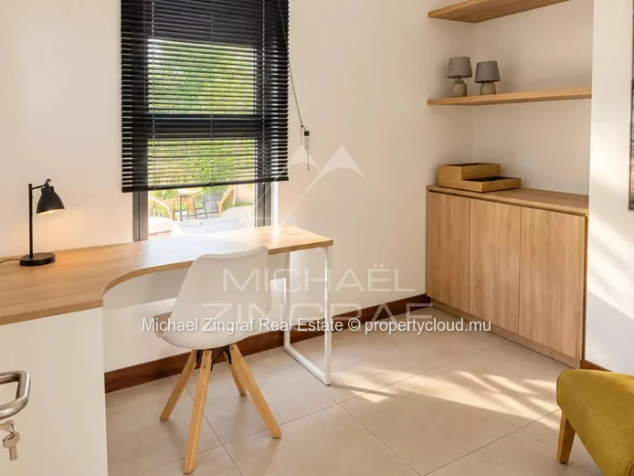 3-Bedroom Villa with Private Pool in Secure Estate – Pereybere
