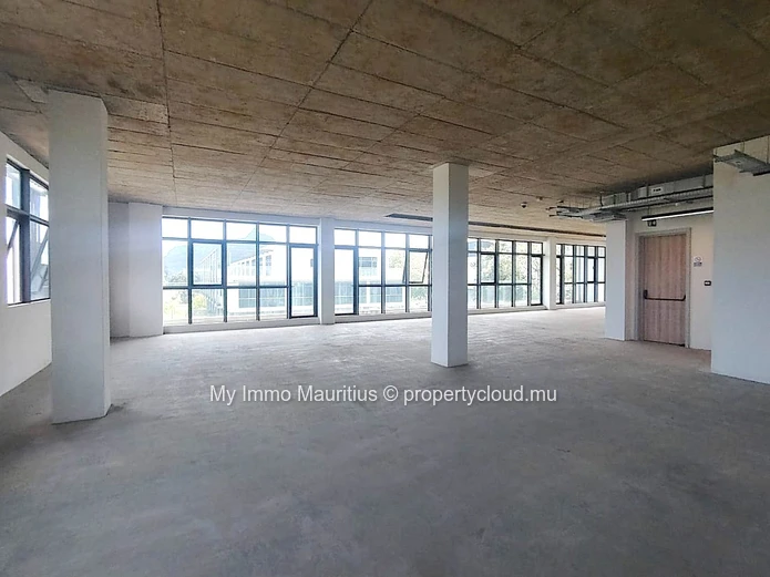 New Commercial Building for Sale – Vivea Business Park, Moka Smart City